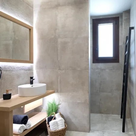 Olivia Villa, Celestial Haven Of Luxury, By Thinkvilla Perama (Crete)